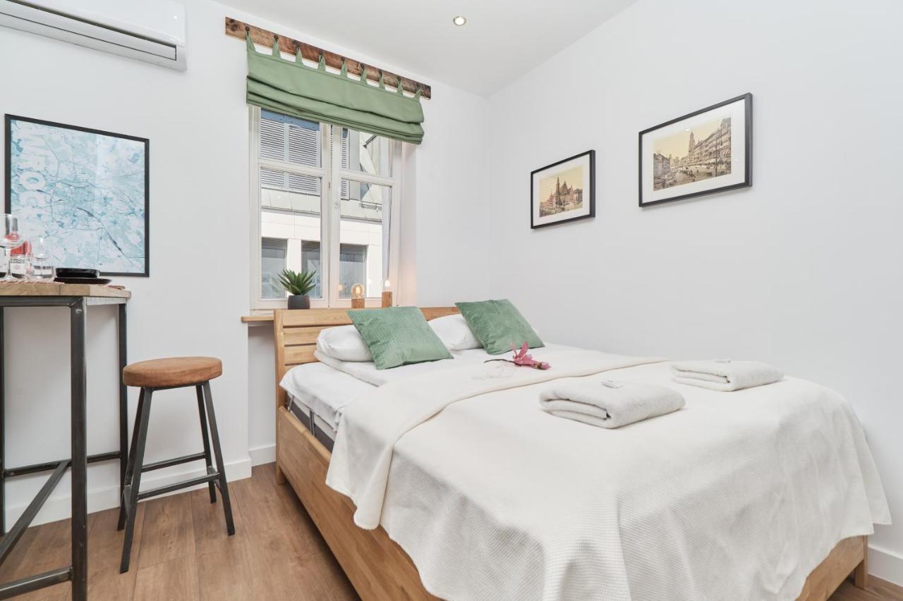 City Center Studio Wroclaw By Noclegi Renters Bagian luar foto