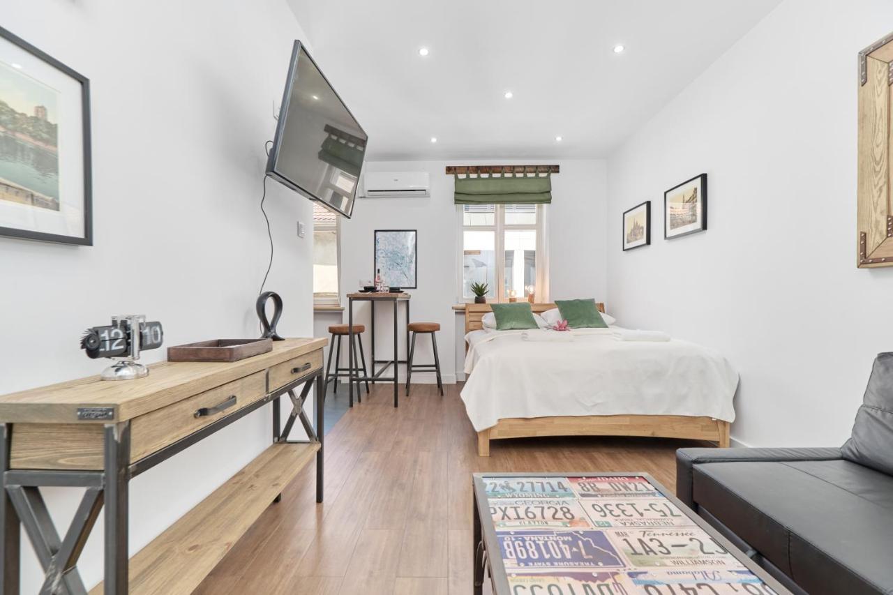 City Center Studio Wroclaw By Noclegi Renters Bagian luar foto
