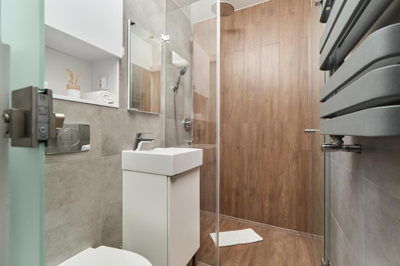 City Center Studio Wroclaw By Noclegi Renters Bagian luar foto